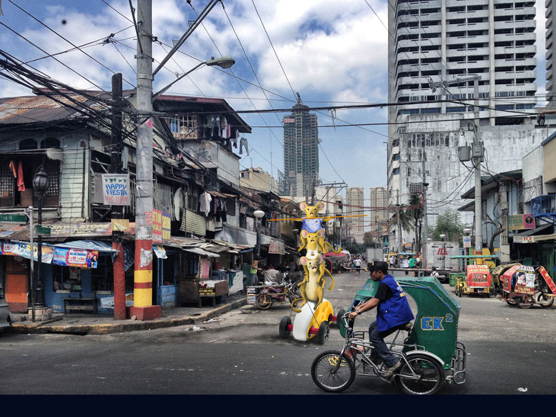 Tommy´s adrenaline pedicab in a Philippine slum
